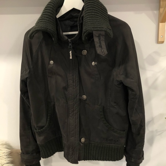 BENCH Bomber Jacket Black size Med, Medium Weight Perfect for Wet/Cool Evenings - Picture 9 of 10